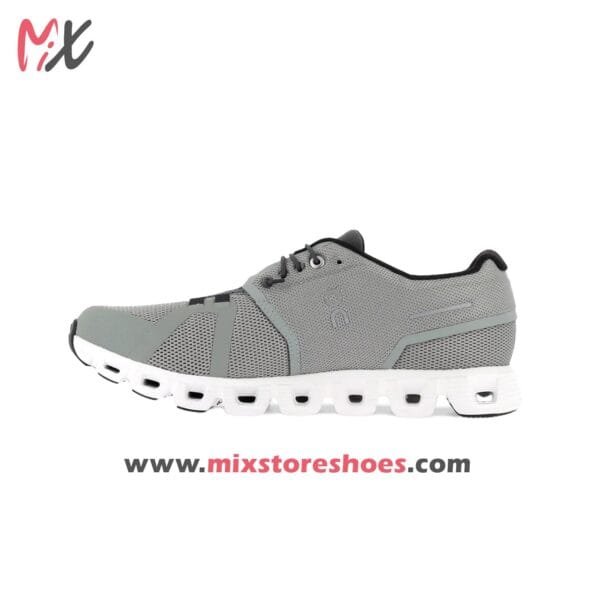 On CLOUD 5 (M) - KELPSHADOW-left